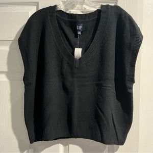 NWT - GAP Women’s Sweater Vest. Black.  X-Large
